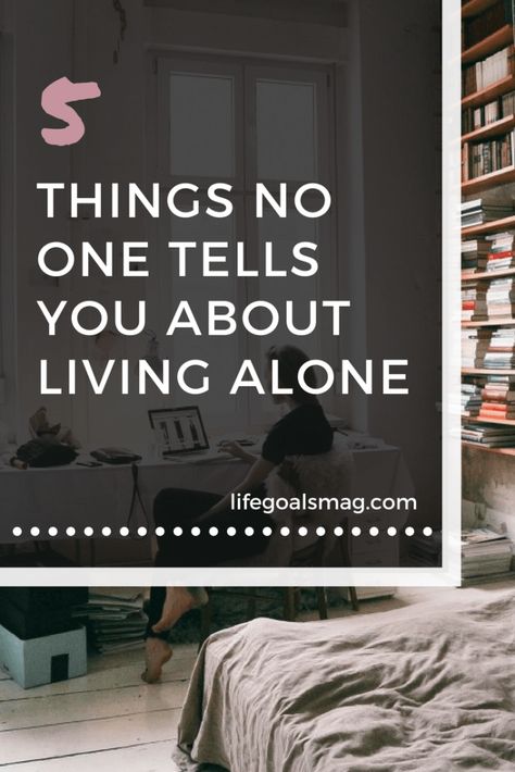 what it's really like to live alone. tips for making the best of apartment living by yourself Modern Rustic Home Office, Living By Yourself, Single Girl Apartment, Living Alone Tips, Apartment Safety, Traditional Home Decor Ideas, Home Office Decor Inspiration, Living On Your Own, Happiness Goals