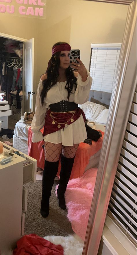 Diy Women Pirate Costume, Jack Sparrow Halloween Costume Female, Pirate Costume Plus Size Women, Female Jack Sparrow Costume, Pirate Easy Costume, Captain Jack Sparrow Costume Women, Pirate Couple Halloween Costumes, Pirate Halloween Costumes Diy, Pirate Costume Black Women