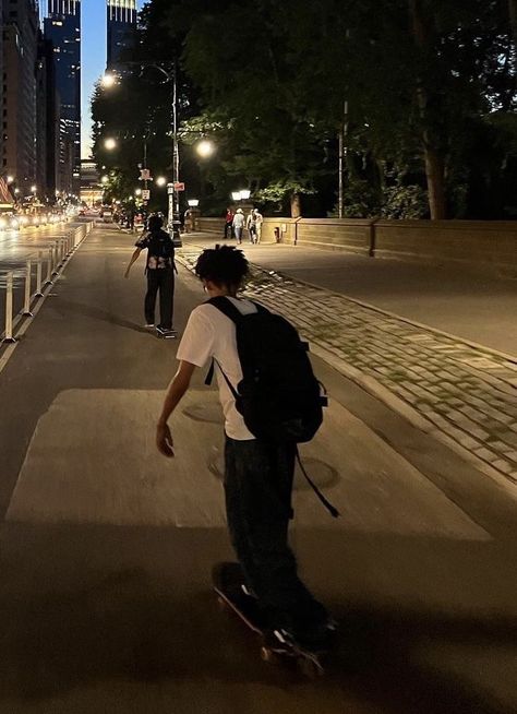 Skater Pics, Skateboarding Aesthetic, Aesthetic Skater, Spiderman Into The Spiderverse, Skater Boi, Skate Vibes, Skate Aesthetic, Skateboard Aesthetic, Skate Photos