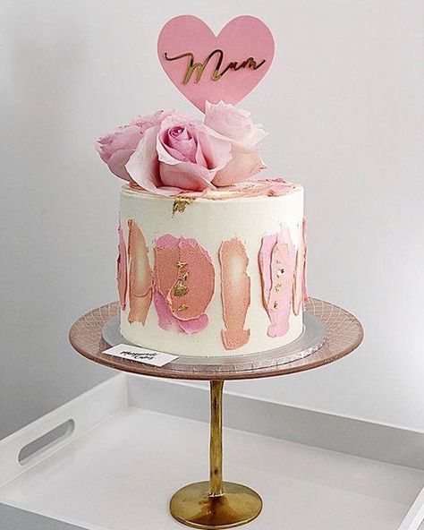 Cakes For Mums Birthday, Cake Designs For Mothers Birthday, Mom Day Cake, Birthday Cake For Mother Design Mom, Brthdy Cake, Bday Cake For Mom, Mothers Day Cake Designs, Mother's Day Cake Designs, Birthday Cakes For Mom