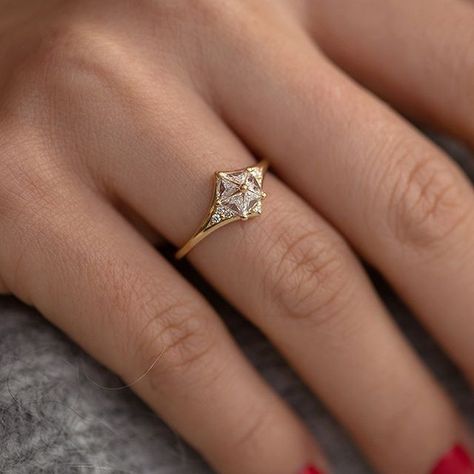 Triangle Engagement Ring, Star Engagement Ring, Pretty Engagement Rings, Fine Engagement Rings, Simple Engagement, Engagement Ring Inspiration, Cute Engagement Rings, Buying An Engagement Ring, Ring Inspo