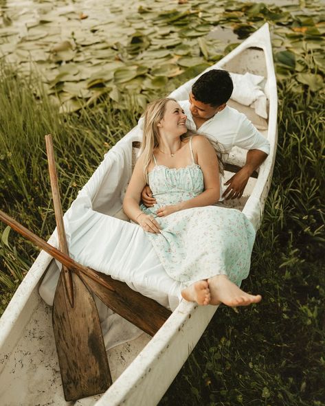 Surprise on the last slide 🐊 I’ve lived here for 6 years and I never see gators, but they decided to claim their territory the second we get a canoe in the water for my dream shoot 😂! @angelandjose were awesome and I was able to get most shots within a few minutes and then by the shoreline! This will always be an unforgettable shoot of mine! ❤️ Stay tuned for the part two with the rain 🌧️ @freedomphotographyfl canoe rental! 🤍 #canoe #couplesphotography #thenotebook #gpresets #unscriptedpo... Canoe Photoshoot, The Notebook Movie, Couples Notebook, Noah And Allie, Rain Shoot, Notebook Movie, Movie Romance, Model Couple, Lake Photoshoot