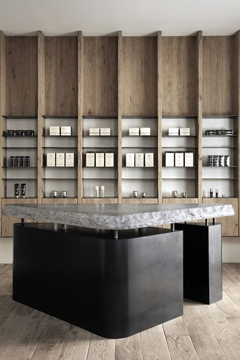 vosgesparis: A Parisian SPA in wabi sabi style Metal Display Shelves, Retail Interior Design, Pharmacy Design, Spa Interior, Counter Design, Spa Design, Store Design Interior, Retail Interior, Retail Store Design