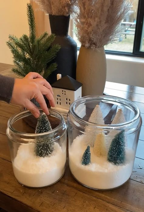 Bring the magic of Christmas into your home or workplace by making some easy DIY snow globes. Step 1: Make your snow ! I was looking for fake snow everywhere and I finally found some on Amazon. You can use any fake snow you find to achieve the same effect I got. I grabbed a large enough mixing bowl to start making my snow. This is the fake snow I purchased from Amazon . It’s called instant snow by Let it snow and all you do is add water ! For this small baggie I added half a gallo… Snowballs Diy, Waterless Snow Globe Diy, Snow Globes Diy, Christmas Snow Globes Diy, Diy Snow Globes, Corner Christmas Tree, Snow Recipe, Snow Decorations, Globe Diy