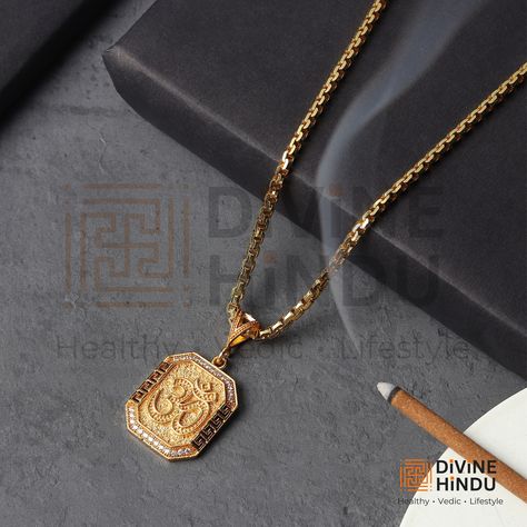 🕉️ A touch of luxury for everyday. ✨ This gold-plated OM pendant is the perfect way to elevate your look. SHOP NOW at divinehindu.in #everydayjewelry #hinduism Gold Locket Design For Men, Men’s Pendant, Gold Lockets For Men, Om Pendant For Men, Mens Locket, Hindu Jewelry, Gold Pendants For Men, Pendants For Men, Locket Design