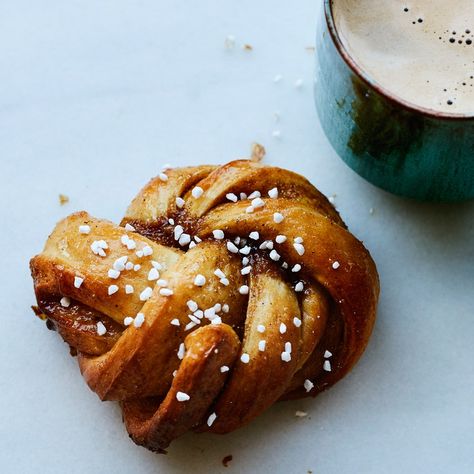 Cardamom Knots Cardamom Knots, Swedish Cardamom Buns Recipe, Cardamom Buns Recipe, Swedish Cardamom Buns, Swedish Bread, Morning Bun, Cardamom Buns, Yeast Breads, Swedish Recipes