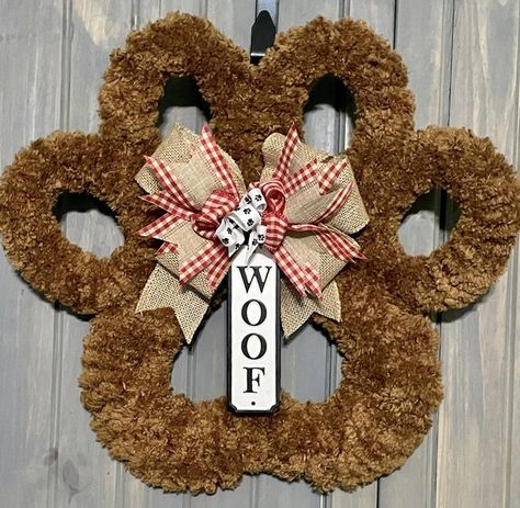 How To Make A Dog Paw Wreath, Dog Paw Print Wreath, Pawprint Wreath Diy, Dog Wreaths For Front Door Diy, Paw Print Wreath Diy Dollar Tree, Dog Paw Wreaths For Front Door, Dollar Tree Dog Diy, Dollar Tree Dog Paw Wreath, Paw Wreath Diy