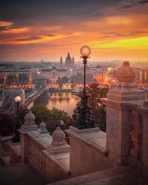 KRÉNN IMRE on Instagram: “Royal lights of the Buda Castle - Budapest, Hungary - ... ... #budapest #cityscape #europe #luxury #krennimre #wonderful_places…” Budapest Winter, Budapest Vacation, Visit Budapest, Budapest Travel, Buda Castle, Eastern Europe Travel, Europe Tours, Travel Safety, Dream Travel Destinations