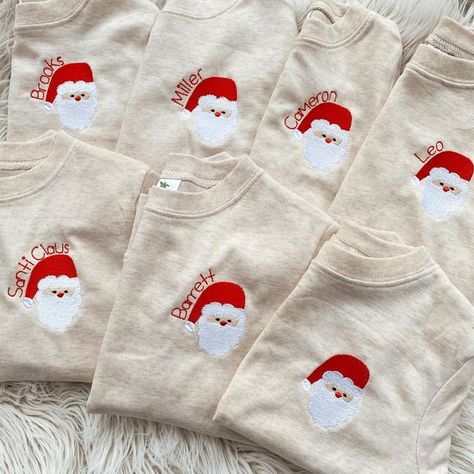 Xmas T Shirt Ideas, Christmas Apparel, Christmas Embroidery Designs For Shirts, Diy Christmas Shirt, Christmas Clothes Ideas, Christmas T Shirt Ideas, Christmas T Shirt, Christmas Hoodie, Christmas Shirt