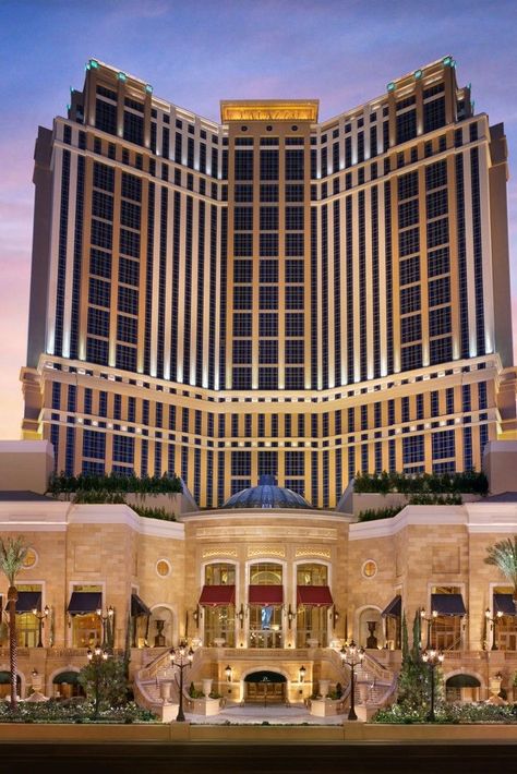 The Palazzo Las Vegas, The Venetian Las Vegas, Hotels In Las Vegas, Venetian Las Vegas, Billionaire Luxury, Fancy Restaurants, Las Vegas City, Architecture Model House, Cityscape Art