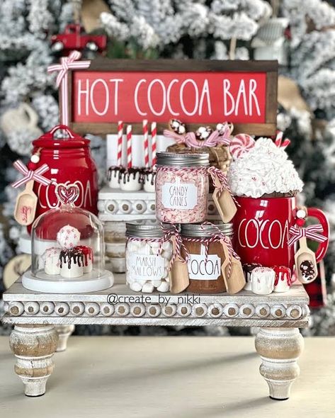 Hot Cocoa Jars, Christmas Hot Chocolate Station, Diy Hot Cocoa Bar, Cocoa Bar Ideas, Hot Cocoa Bar Ideas, Christmas Hot Cocoa Bar, Holiday Hot Cocoa Bar, Hot Cocoa Bar Christmas, Coco Bar