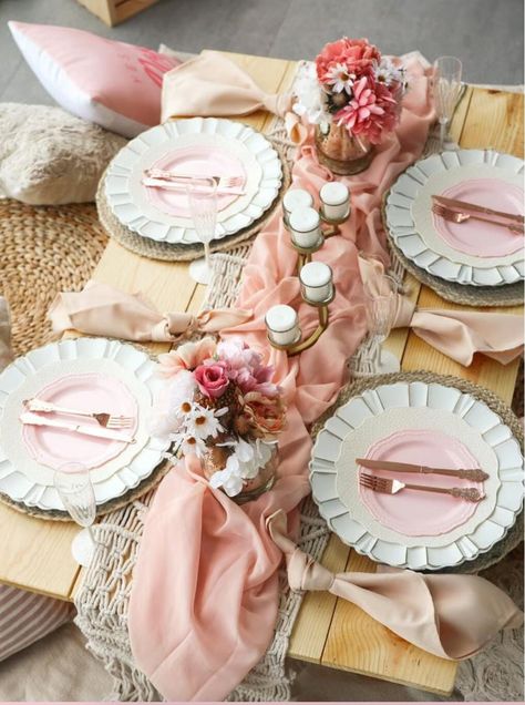 Bridal shower table setting