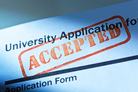 The College Application Advice I Wish Someone Had Given Me | Huffington Post Ap Classes, Fit University, Ap Test, Definition Of Insanity, College Apps, Academic Language, College Application Essay, Writers Help, Extracurricular Activities