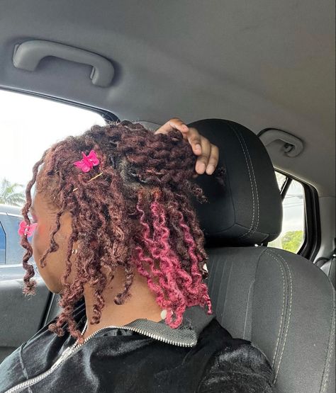 Locs With Pink Tips, Blonde And Pink Peekaboo Locs, Pink And Red Locs Black Women, Pink And Blonde Locs Black Women, Honey Blonde And Pink Locs, Loc Colors Black Women Dark Skin, Brown And Pink Hair Curly, Brown And Pink Dreads, Dark Pink Locs