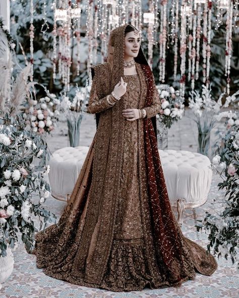 Pakistani Bridal Nikah Look, Pakistani Dulhan Dress Wedding Bride, Pakistani Wedding Outfits For Bride, Bridal Barat Dresses Pakistani, Barat Bridal Dress Pakistani, Waleema Dress Pakistani Bridal, Brides Lehnga, Bridal Look Pakistani, Muslim Nikah Dresses