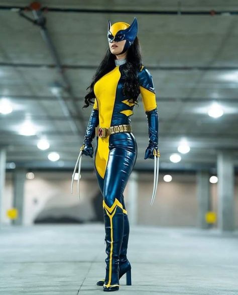 Black Dress Halloween Costume Ideas, Mystique Costume, All Black Halloween Costume, Black Dress Halloween, Black Halloween Costume, Black Dress Halloween Costume, Wolverine Costume, Wolverine Cosplay, Creative Dress