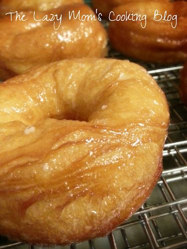 What's Cooking? Flaky Layers Donuts - The easiest donuts you'll ever make! Grand Flaky Biscuit Recipes, Biscuit Donuts, Yeast Donuts, Easy Donuts, Moms Cooking, Flaky Biscuits, Filled Donuts, Bake Goods, Delicious Donuts