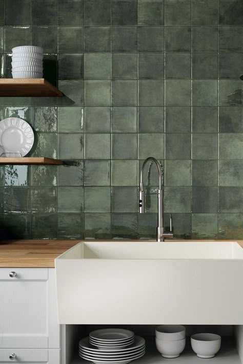 Green Tiles, Green Tile, Kitchen Inspo, Dream House Decor, Interior Inspo, Dream Home Design, Interior Design Kitchen, 인테리어 디자인, Home Decor Kitchen