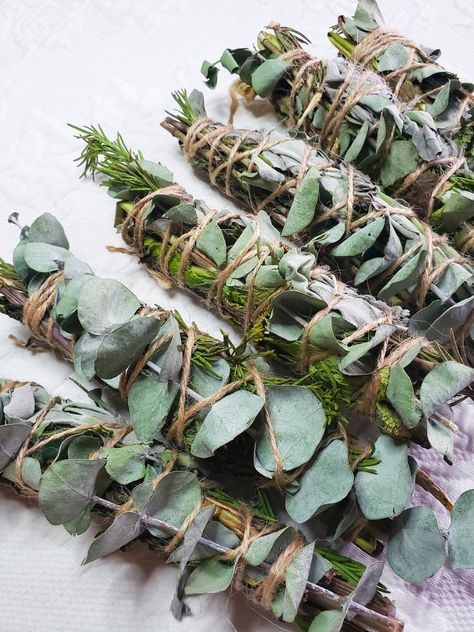 Smudging Crystals, Rosemary Sage, Sage Smudge, Herbal Apothecary, Eucalyptus Mint, Herbal Magic, Spray Roses, Smudge Sticks, Green Witch