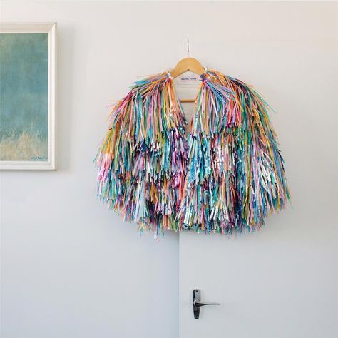 I need a tinsel jacket from @imakestagram to wear on the weekends. And all days that end in Y! Tinsel Jacket, Diy Karneval, Rachel Burke, Frankie Magazine, Unicorn Craft, Tassel Jacket, Diy Unicorn, Medieval Tapestry, Unicorn Crafts