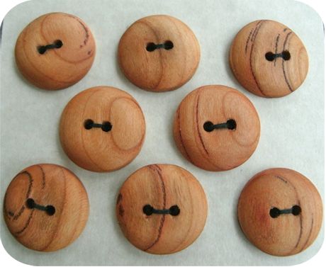 8) 3/4 Inch Cherry Wood Buttons - {michellepatterns.com} Electric Wood Carving Tools, Hand Carved Wooden Spoons, Craft Buttons, Wood Supply, Western Costumes, Woodland Animal Nursery, Handmade Buttons, Flirting Quotes For Her, Wood Carving Patterns