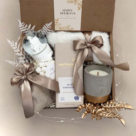 Deluxe Holiday Gift Box Christmas Gift Idea Warm Gift - Etsy Christmas Gift Ideas Sister, New Years Gifts, Fluffy Marshmallows, Sending A Hug, Gift Box For Women, Hug Gifts, Hygge Gifts, Vanilla Milk, Gift Boxes For Women