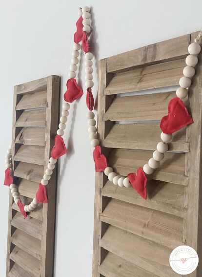 Neutral Valentines Decor, Valentines Decor Ideas, Valentines Day Garland, Valentines Board, Aesthetic Valentines Day, Valentines Day Candy, Diy Holiday Decorations, Valentines Day Decoration, Aesthetic Valentines