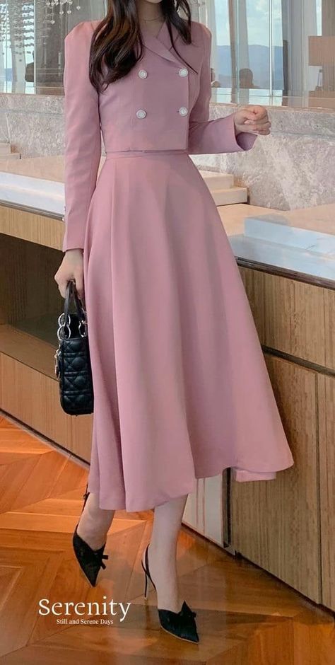 Office Outfits Dress, Home Clothes Women, Women Dresses Casual Summer, Neat Casual Outfits, Simple Style Outfits, Knitted Texture, Dress Modern, Everyday Fashion Outfits, Korean Fashion Dress