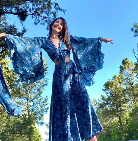 Blue Hippie Dress, Two Piece Boho Outfit, Long Hobo Dress, Flowy Bell Sleeve Top, 70s Formal Outfits, Retro Boho Outfits, Blue Boho Outfit, Formal Hippie Outfit, Blue 70s Outfit