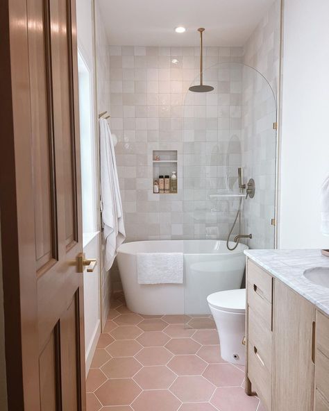 bathroom idea Small Bath With Soaking Tub, Small Bathroom Bathtub Shower Combo, Tiny Bathroom Tub Shower Combo, Washroom And Bathroom Design, Adding Tub To Master Bath, Small Shower Bath Combo, Free Standing Bathtub Shower Combo, Modern Shower With Tub, Soak Tub Small Bathroom