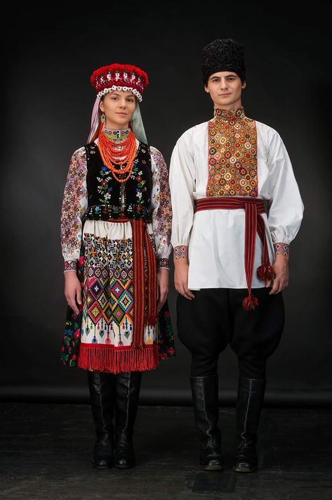 Romanian Clothing, Ukrainian Fashion, Ukrainian Dress, National Clothes, Historical Dress, Folk Clothing, Male Clothing, Ukrainian Embroidery, National Costume