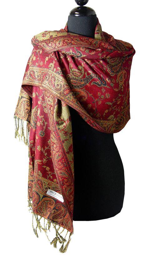 Style Pashmina, Shawl Outfit, Pashmina Silk, Silk Butterfly, Breezy Outfit, Kashmiri Shawls, Chic Scarves, Outfit Ideas For Women, Boho Scarfs