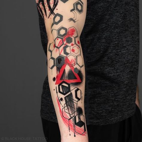 Abstract Tattoos Men, Tattoo Ideas For Men Color, Realistic Trash Polka Tattoo, Abstract Tattoo Men, Abstract Sleeve Tattoo, Cyberpunk Tattoo Design, Arte Trash Polka, Trash Polka Art, Tatuaje Trash Polka