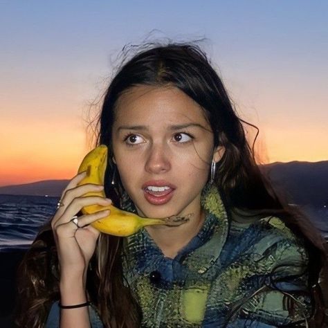 Aesthetic Olivia Rodrigo Wallpaper, Aesthetic Olivia Rodrigo, Olivia Icons, Olivia Rodrigo Photos, Olivia Rodrigo Wallpaper, Love Olivia Rodrigo, Baby Olivia, Olivia Rodriguez, Sims Characters