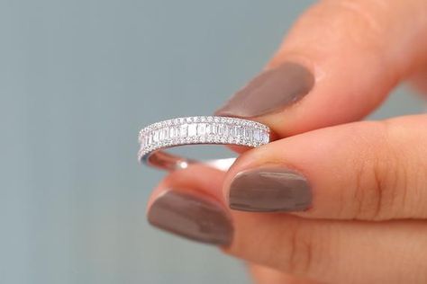 Cocktail Ring Diamond, Diamond Anniversary Ring, Diamond Baguette, Baguette Diamond Rings, Gold Armband, Diamond Anniversary Rings, Diamond Cocktail Rings, Diamond Anniversary, Eternity Wedding Band