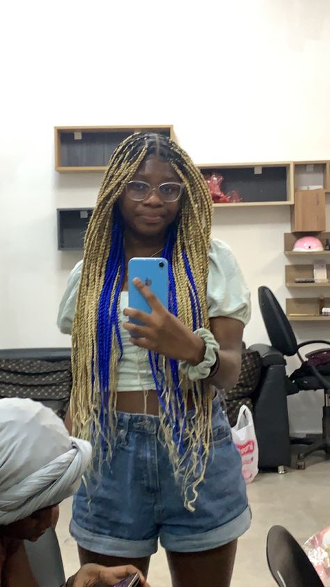 @mxple.fanta on ig!! #braids #peekaboo #knotless #hair Blonde And Blue Peekaboo, Blue And Blonde Braids, Blue Peekaboo Braids, Blonde Peekaboo Braids, Peekaboo Knotless, Braids Peekaboo, Blue Peekaboo, Peekaboo Braids, Braids Color