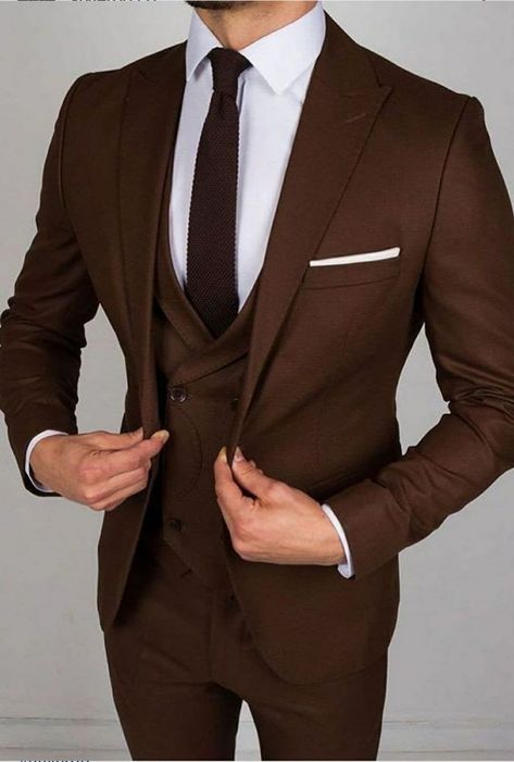 Mens stylish five piece suit. Brown Suit Wedding, Brown Groomsmen, Brown Suits For Men, Brown Tuxedo, Beach Wedding Suits, Prom Suits For Men, Slim Fit Suit Men, Brown Suit, Wedding Suits Groom