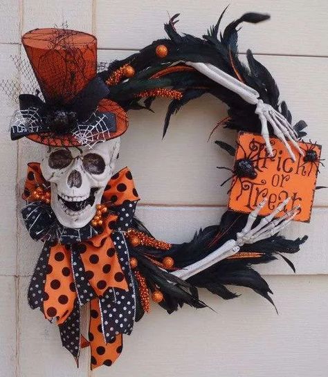 How to Make a DIY Whimsical Halloween Wreath - Finding Mandee Moldes Halloween, Wreaths Design, Skull Wreath, Dollar Tree Halloween, Diy Halloween Wreath, Adornos Halloween, Halloween Crafts Decorations, Whimsical Halloween, Halloween Door Decorations