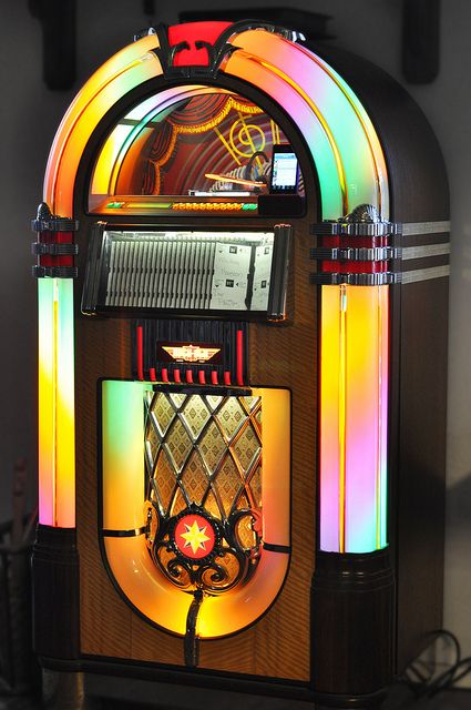 iPhone / CD Jukebox - I'd love something like this for the den. Frio River, Garner State Park, Dancing Under The Stars, Juke Joints, She She, Nikon D90, Grandmothers Love, Music Machine, Retro Diner