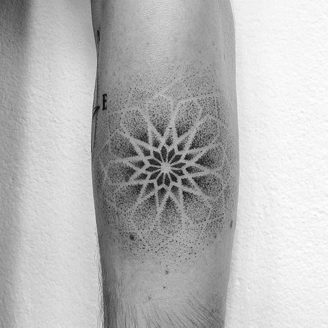 You'll Stare For Hours at These Mesmerizing Dotwork Tattoos: We'll just say it: these are the most impressive tattoos we've ever seen. Dotwork Tattoo Mandala, Snow Flake Tattoo, Tattoo Filler, Dotwork Tattoo, Dot Tattoos, Mandala Tattoo Design, Space Tattoo, Dot Work Tattoo, Star Tattoos