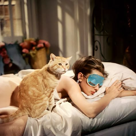 Aubrey Hepburn, Book Mood, Septième Art, Mood Images, I Love Cinema, Breakfast At Tiffany's, Breakfast At Tiffanys, 인물 사진, Movie Stills