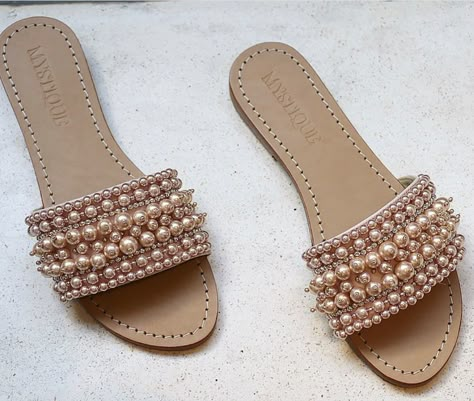 Nude jeweled pearl slide sandals that you will wear all summer long! Indian Sandals, Mystique Sandals, Indian Shoes, Diy Sandals, Pretty Sandals, Trendy Sandals, Handmade Sandals, Bridal Sandals, Fashion Slippers