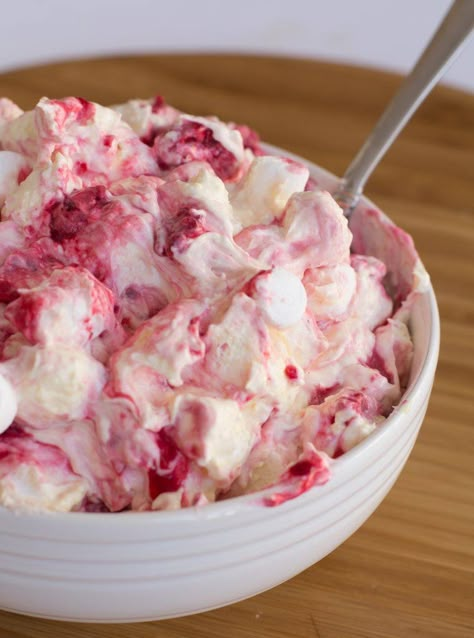 Creamy Salads, Raspberry Fluff, Raspberry Recipes Dessert, Fluff Recipes, Fluff Salads, Marshmallow Fluff Recipes, Raspberry Salad, Fluff Salad Recipes, Sweet Salads