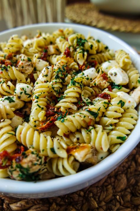 Sun-Dried Tomato Pasta Salad - Rushing to the Kitchen Sun Dried Tomato Pasta Salad, Dried Tomato Pasta, Macro Foods, Sun Dried Tomato Pasta, Macro Friendly Meals, Tomato Pasta Salad, Mozzarella Pearls, The Kitchen Recipes, Italian Herbs