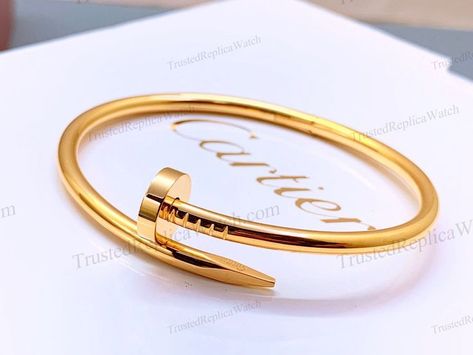 Cartier Screw Bracelet, Cartier Nail Bracelet, Cartier Jewellery, Jewelry Business Ideas, Screw Bracelet, Luxury Things, Gold Temple Jewellery, Nail Bracelet, Market Jewelry