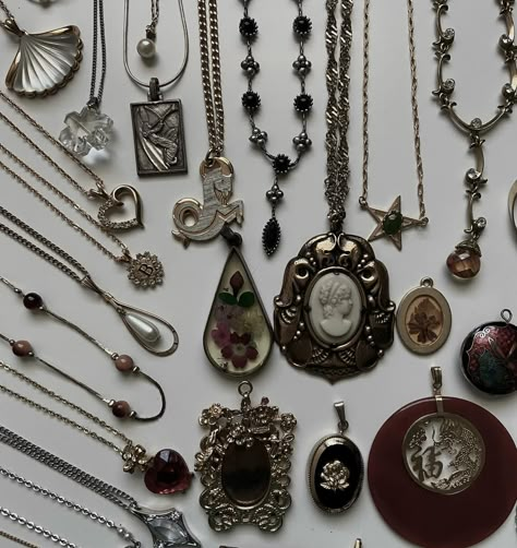 HIIII Here’s a sneak peek of our upcoming vintage jewelry collection! I’m so excited to share these pieces with you and can’t wait to hear what you think 🫶🏾. Right now, I’m gathering supplies to turn some of these into necklaces. Once everything is ready, I’ll announce the drop date! (For those wondering, it’ll likely be Nov 23, but I’ll confirm in a couple of days!) It’s been a busy week—orders are shipping out tomorrow morning. Thank you so much for your patience and support! Oh, and whil... Grandma Jewelry Aesthetic, Vintage Aesthetic Jewelry, Vintage Things Aesthetic, Jewelry Maker Aesthetic, Antique Silver Jewelry Vintage, Vintage Jewellery Aesthetic, Vintage Necklace Aesthetic, Jewelry Vintage Aesthetic, Vintage Jewelry Aesthetic