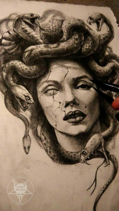 Snake Sketch, Medusa Tattoo Design, Tattoo Snake, Serpent Tattoo, Medusa Art, Girl Face Drawing, Kunst Tattoos, Greek Mythology Tattoos, Mythology Tattoos