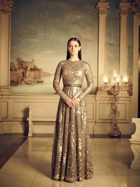 Sabyasachi Gown, Sabyasachi Collection, Casual Bridal Dress, Heavy Dresses, Reception Gown, Party Wear Gown, Gown Pattern, Anarkali Gown, Indian Wedding Outfits