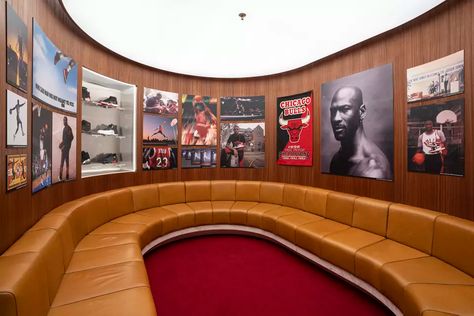 Jordan Brand Opens World of Flight Flagship in Milan Jordan Milan, Milan Store, Sneaker Room, La Mecca, Nike Retail, Environment Projects, Racquet Club, Kobe Bryant Pictures, Chongqing China