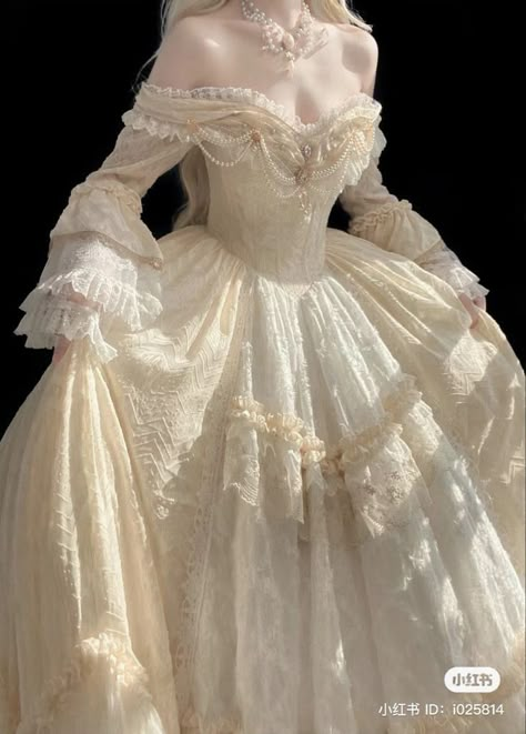 Gaun Abad Pertengahan, Off Shoulder Ball Gown, Old Fashion Dresses, Fantasy Dresses, Fantasy Gowns, Fairytale Dress, Lily Rose Depp, Fantasy Dress, Romantic Weddings